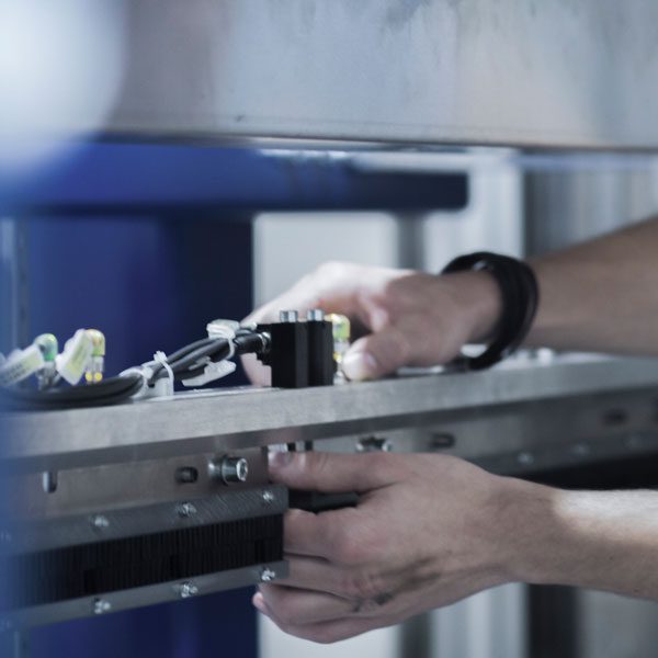 Hands repairing machine